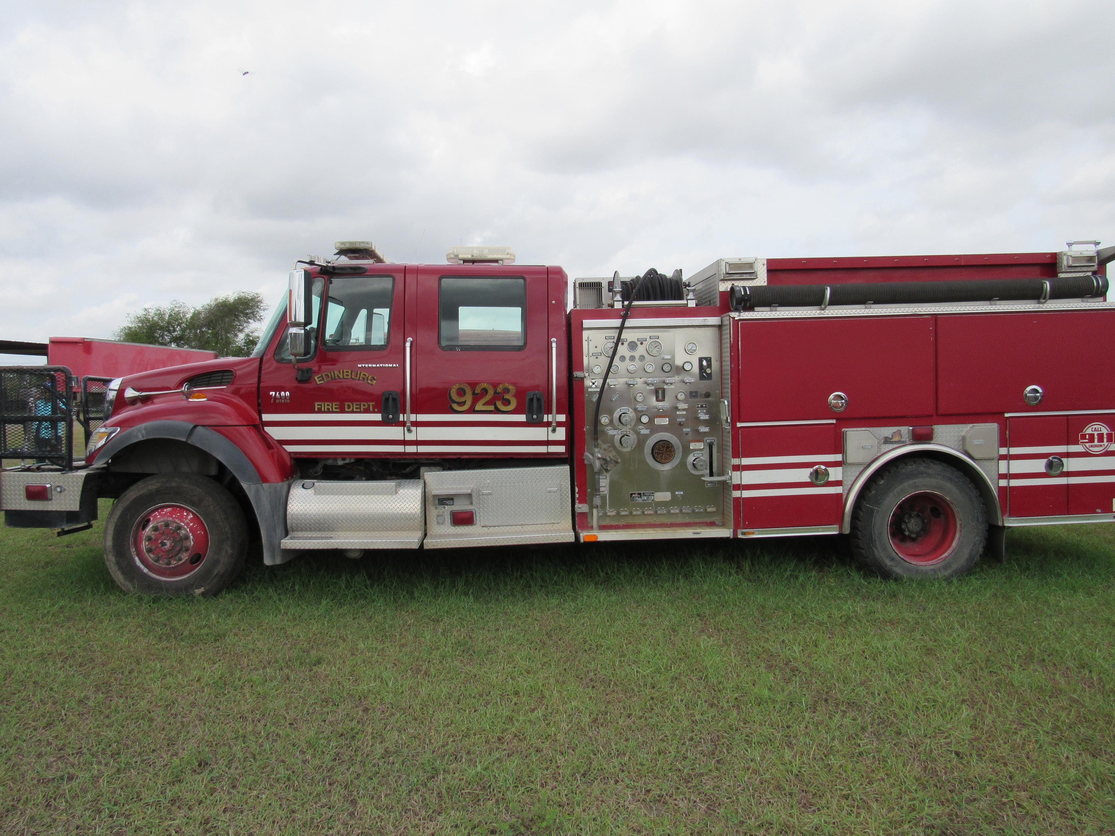 2005 International 7400 DT-570 Fire Truck