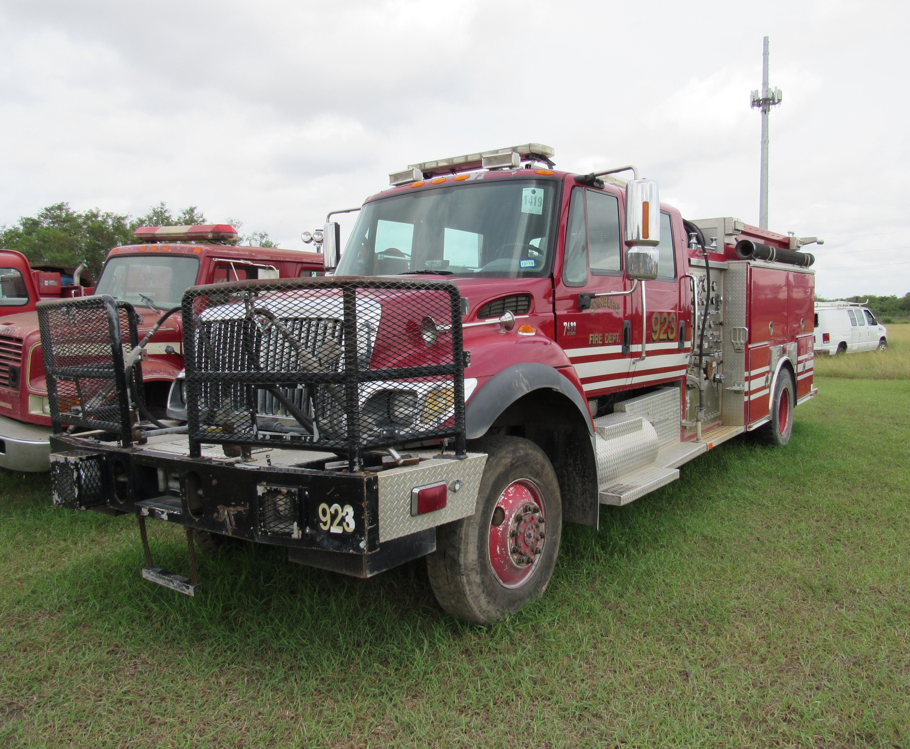 2005 International 7400 DT-570 Fire Truck