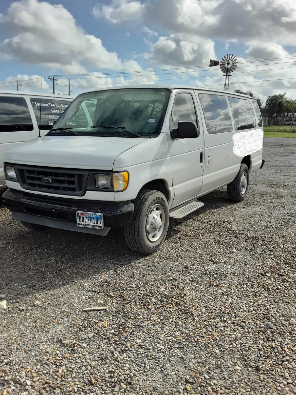 2003 Ford E-350 Extended Passenger Van