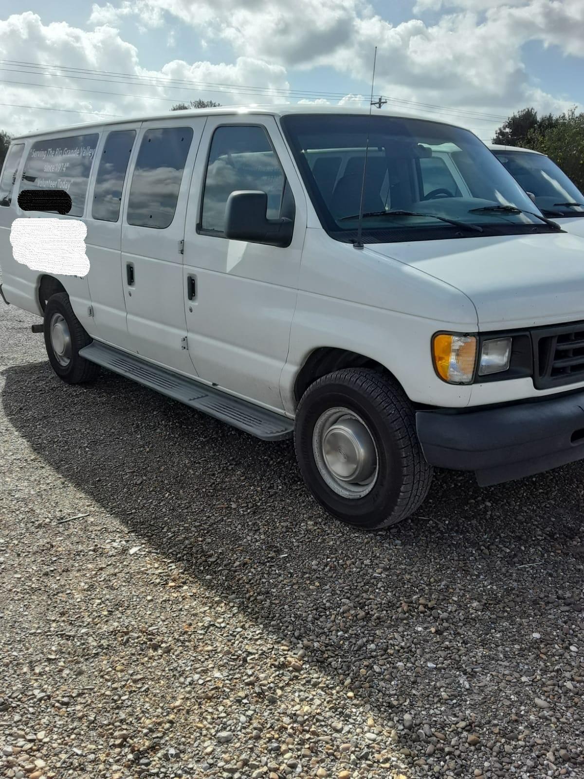 2003 Ford E-350 Extended Passenger Van