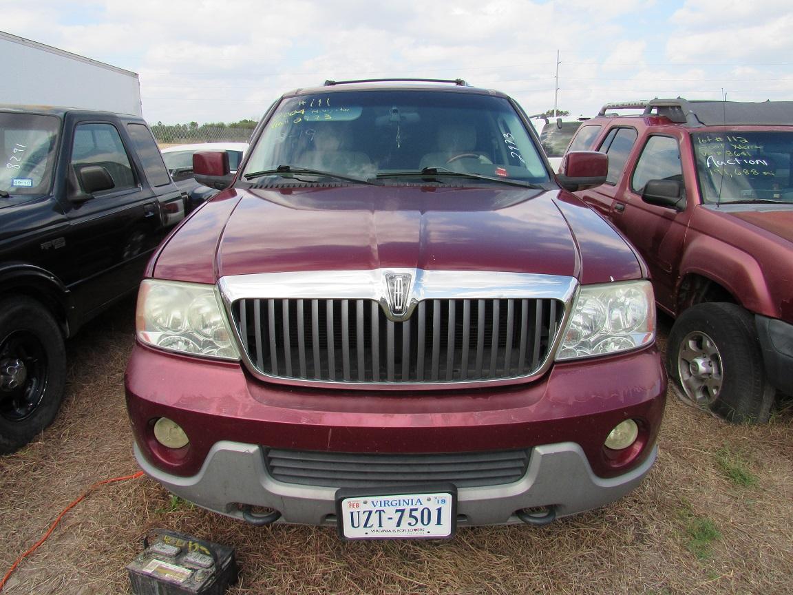 2004 Lincoln Navigator Red