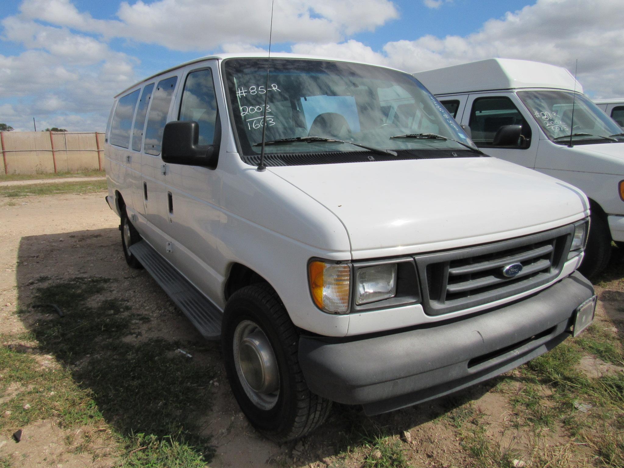 2003 Ford E-350 Extended Passenger Van