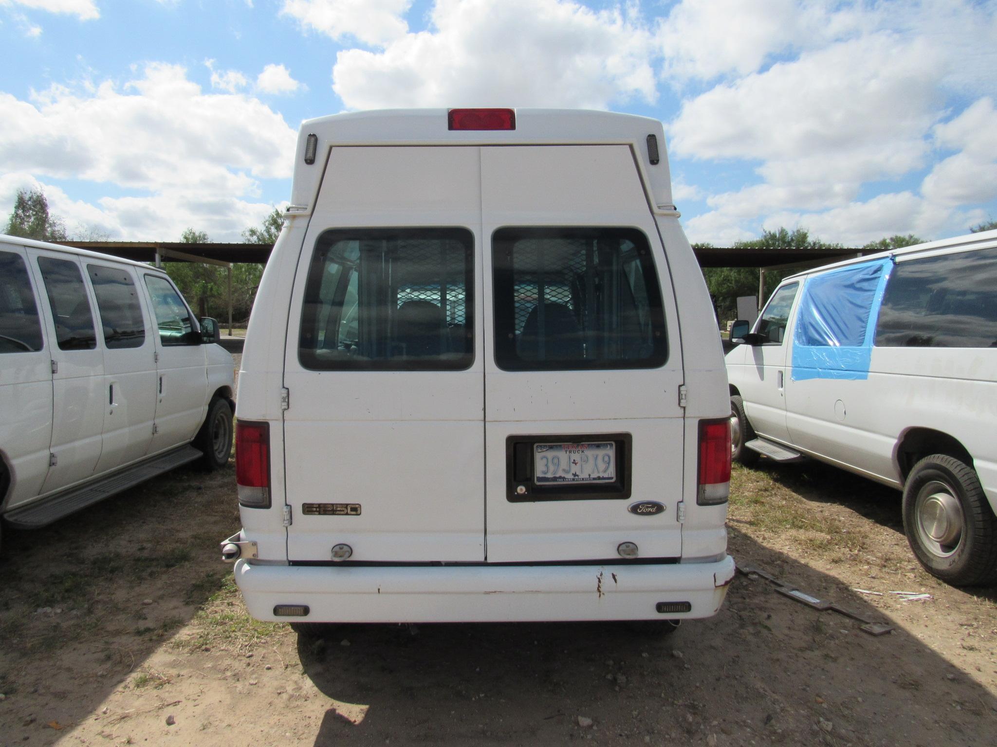 2002 Ford E-250 Econo Van