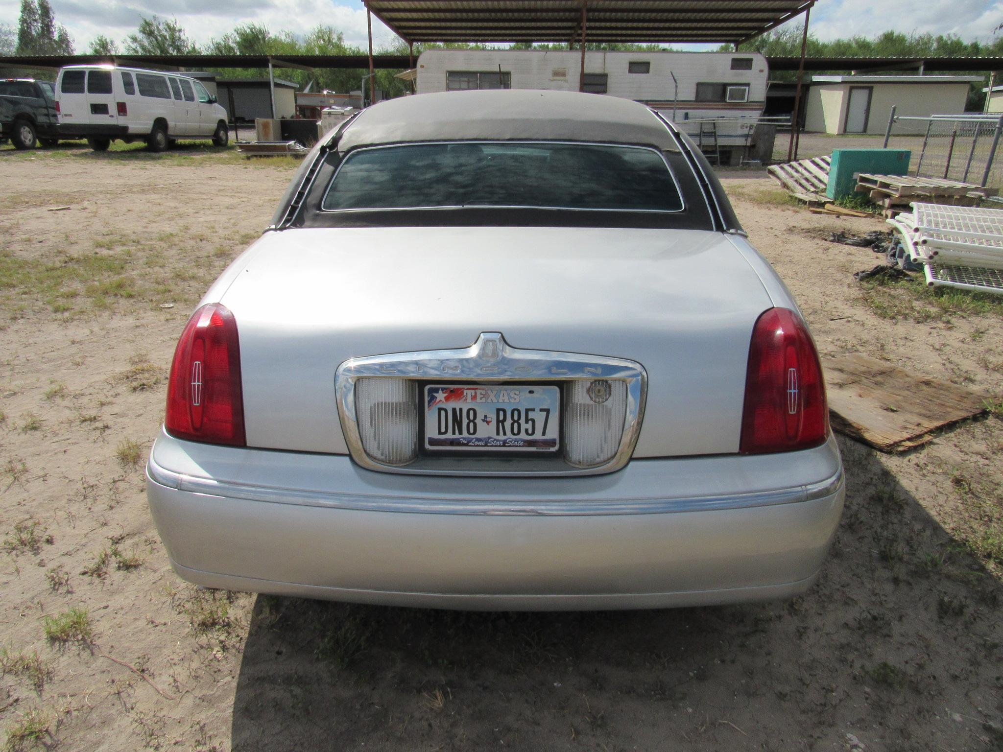 1998 Lincoln Town Car Limousine