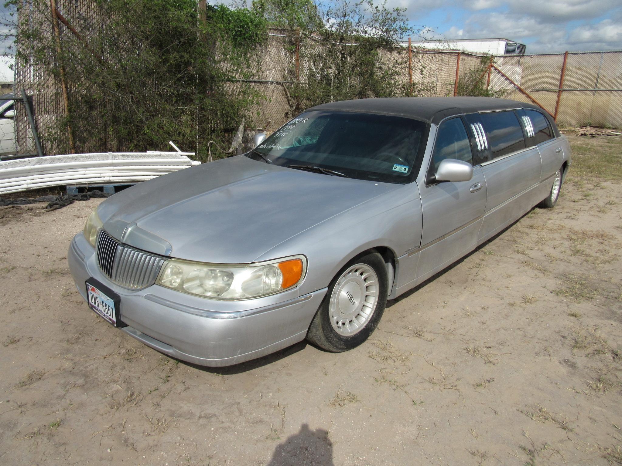 1998 Lincoln Town Car Limousine