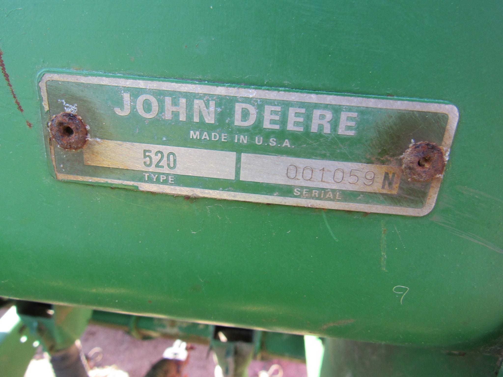 JOHN DEERE DRILL