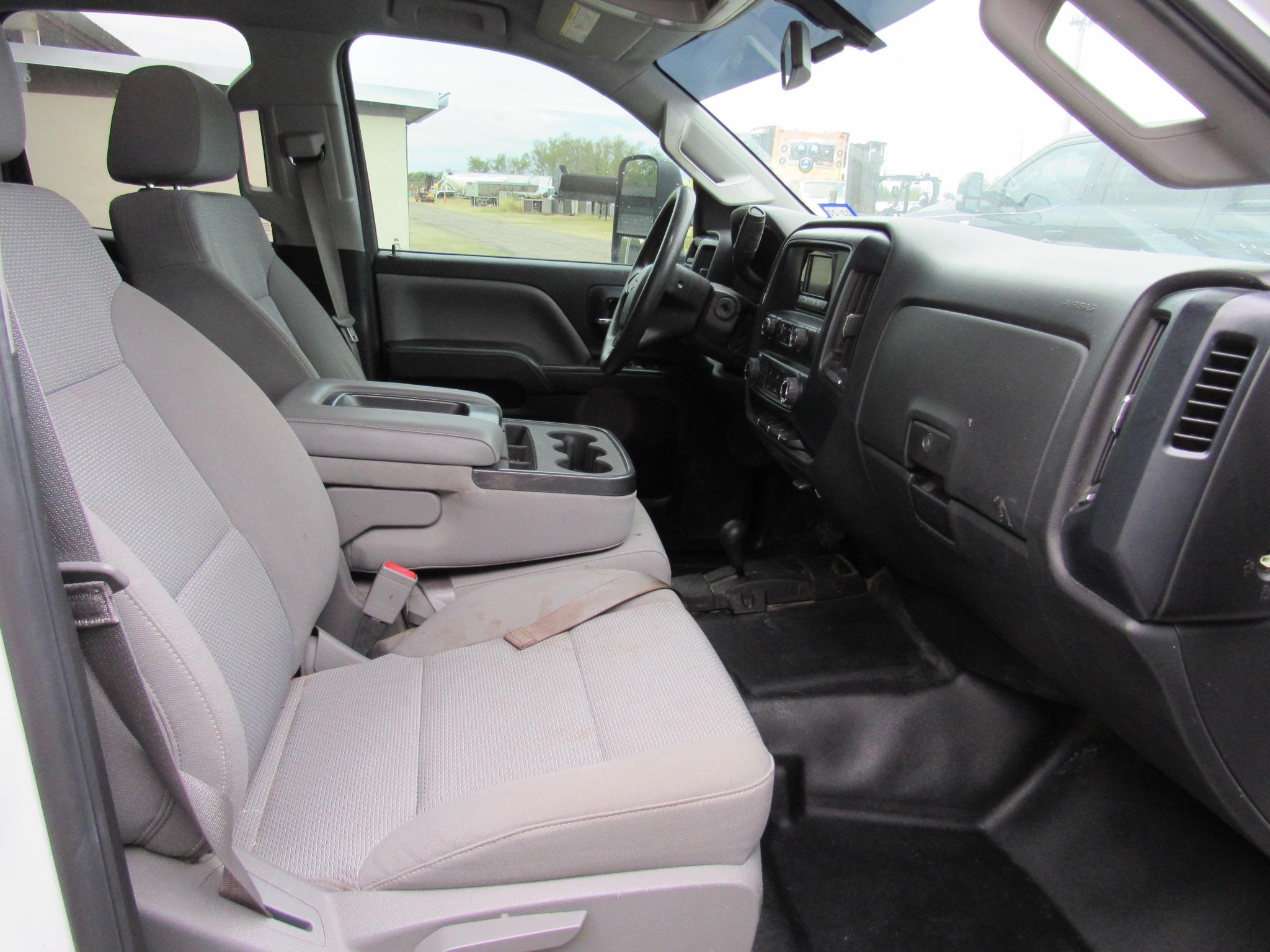 2015 Chev 2500 HD Pk with Service Body