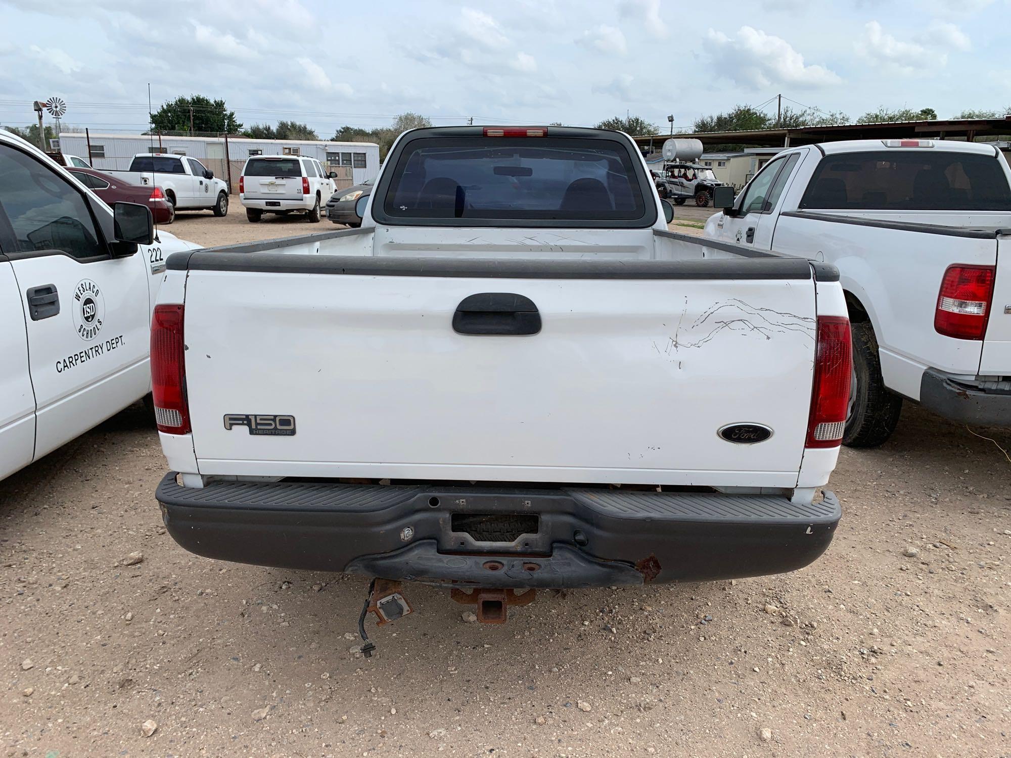 2004 Ford F-150 XL Triton V8