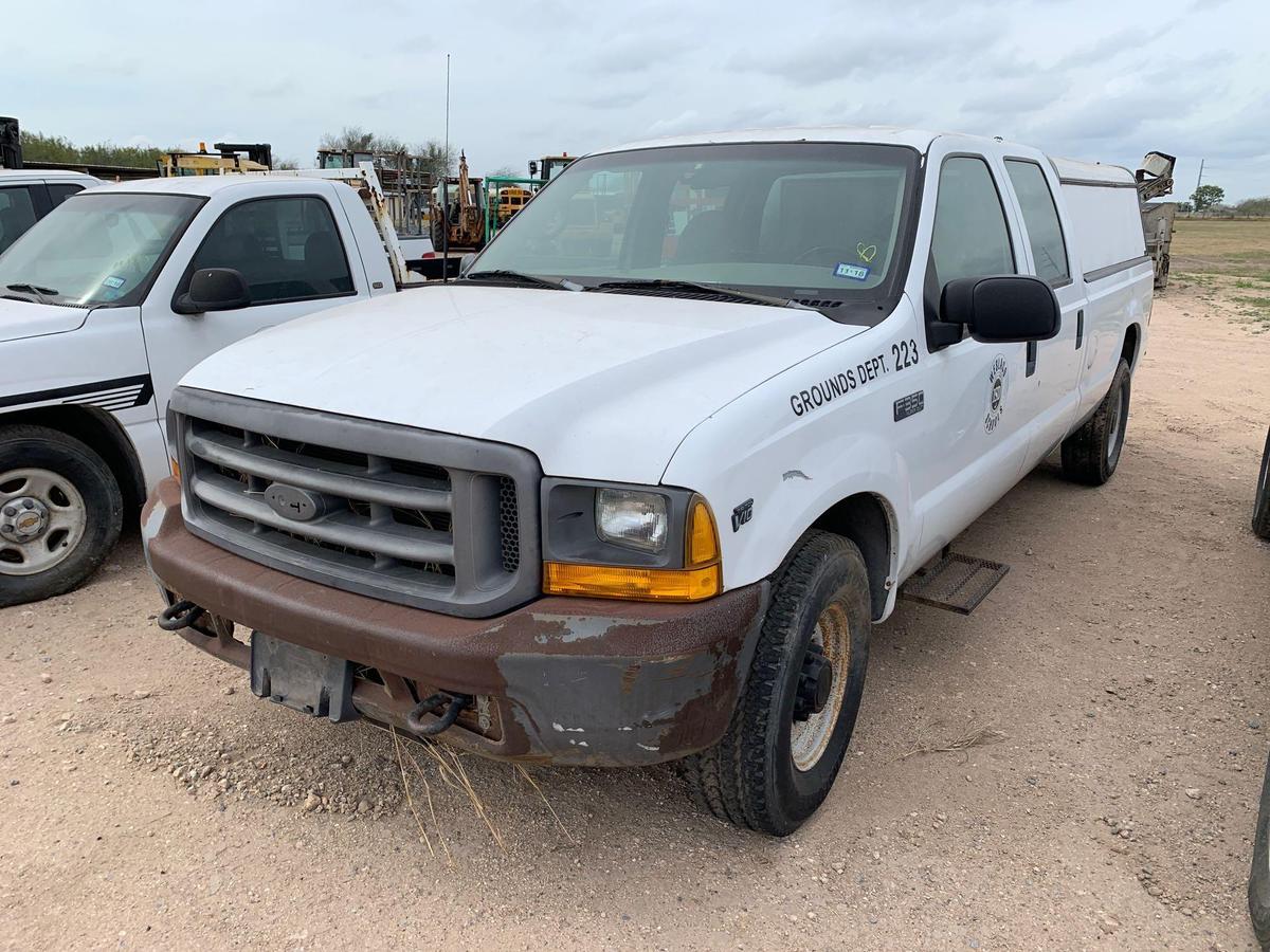 2000 Ford F-350 4DR Crew Cab
