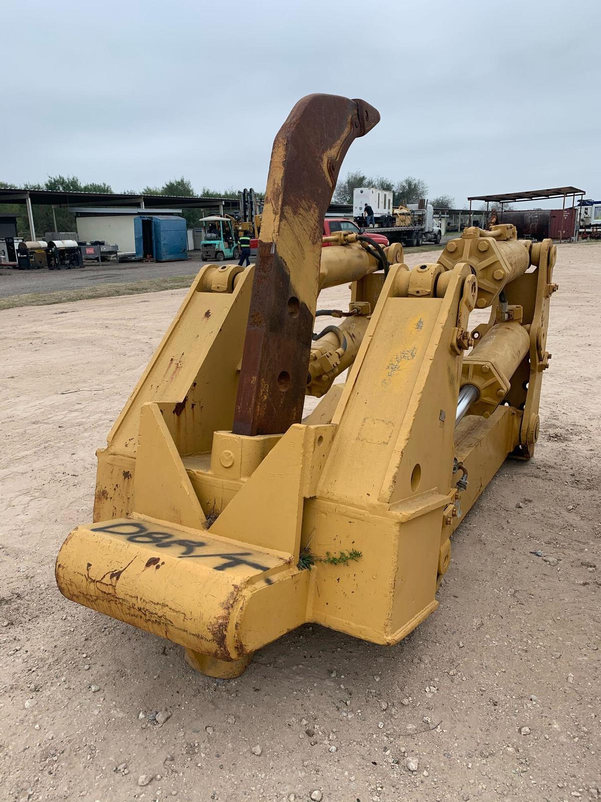 Caterpillar D9 4-Barrel Ripper with Single Shank & Bracket