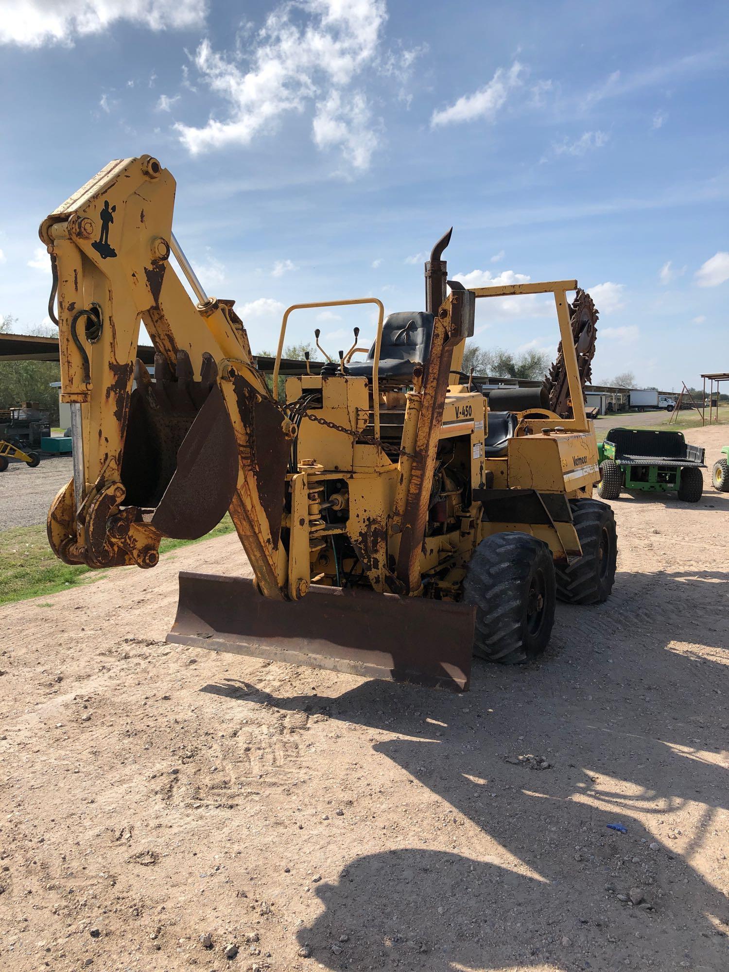 Vermeer V 450 Trencher / Backhoe w push blade