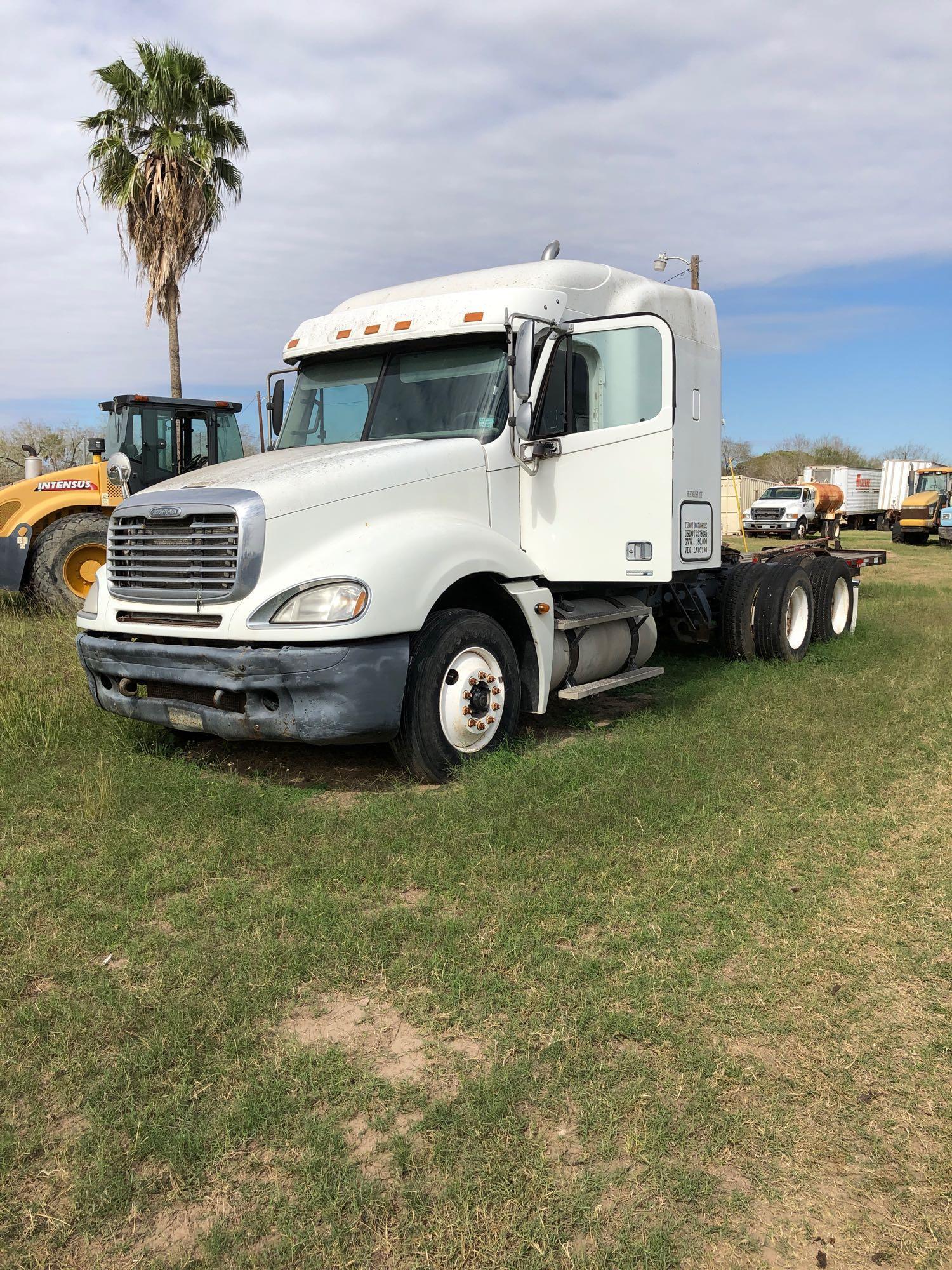 2005 Freightliner Columbia 855, VIN #: 1FUJA6CK15LN07196