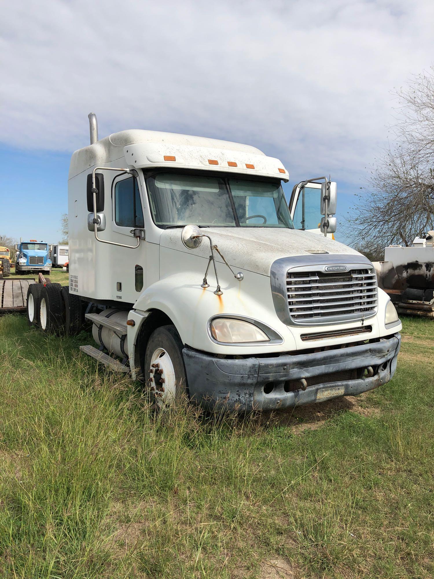 2005 Freightliner Columbia 855, VIN #: 1FUJA6CK15LN07196