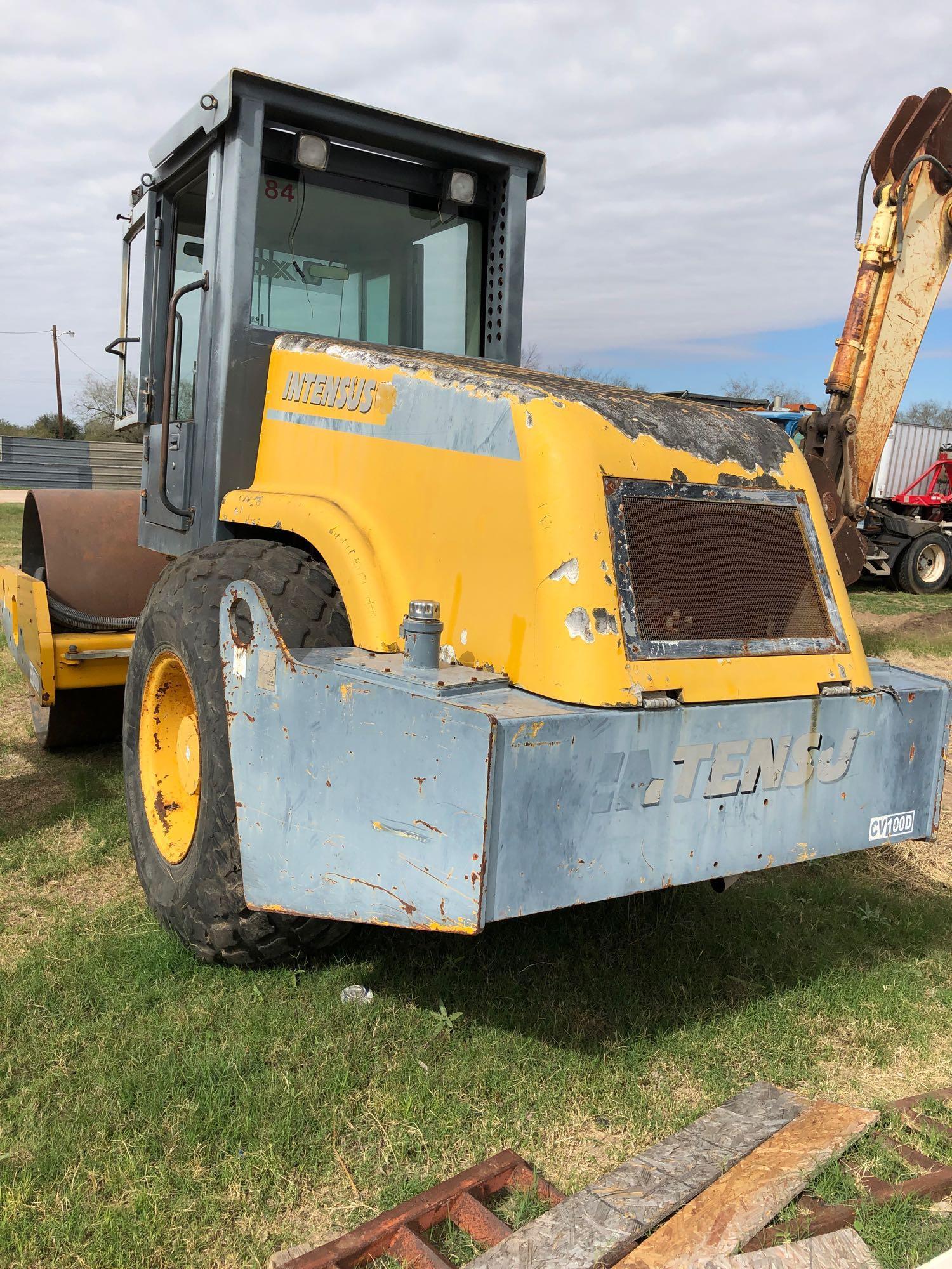 2004 Intensus CV100D Vibratory Compactor