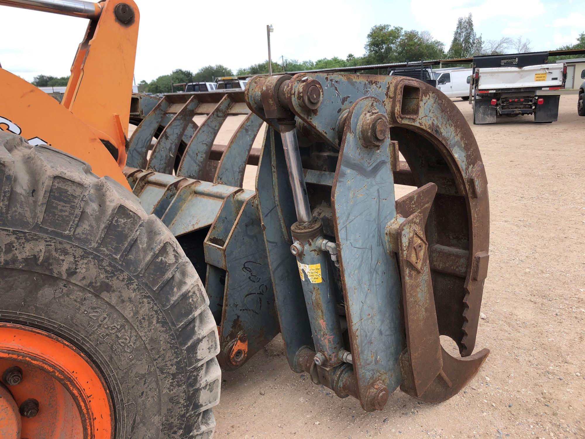 2006 Doosan 200-V Wheel Loader, with Brush Loader Attachment, Srl# DHKHLSQ0E65001310