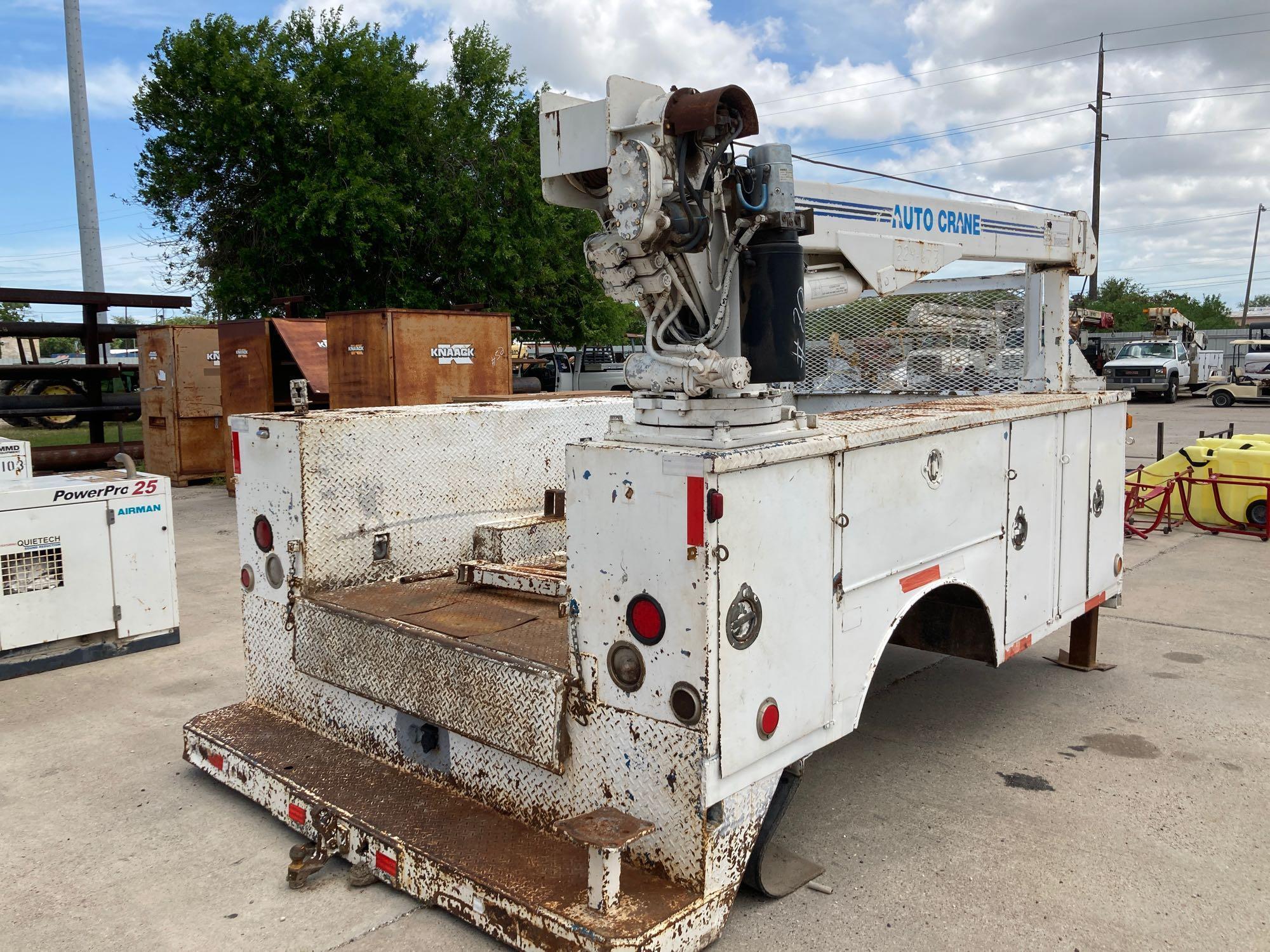 Utility Bed with Arm Crane