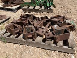 Pallet w/Cultivator Brackets 4'' x 7''