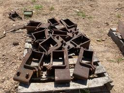 Pallet w/Cultivator Brackets 4'' x 7''