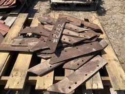 Pallet w/Plow Knives