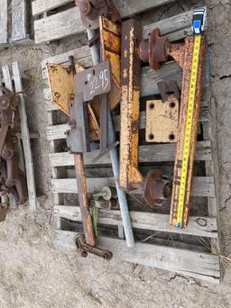 Pallet w/Gauge Wheels