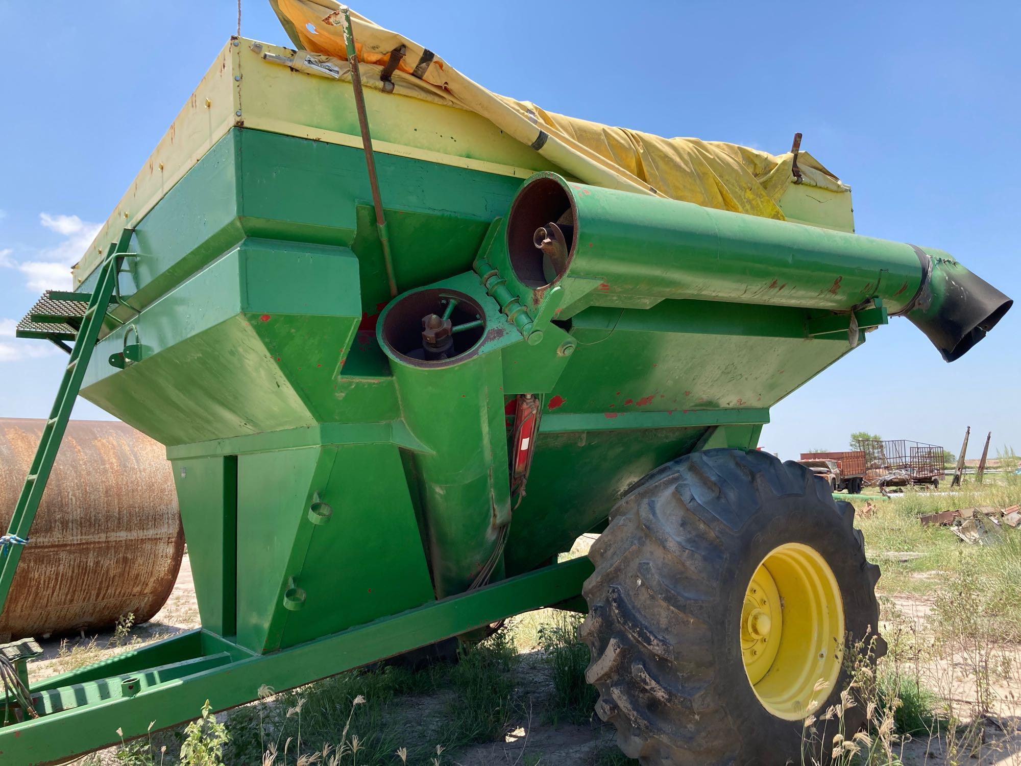 John Deere Grain Cart