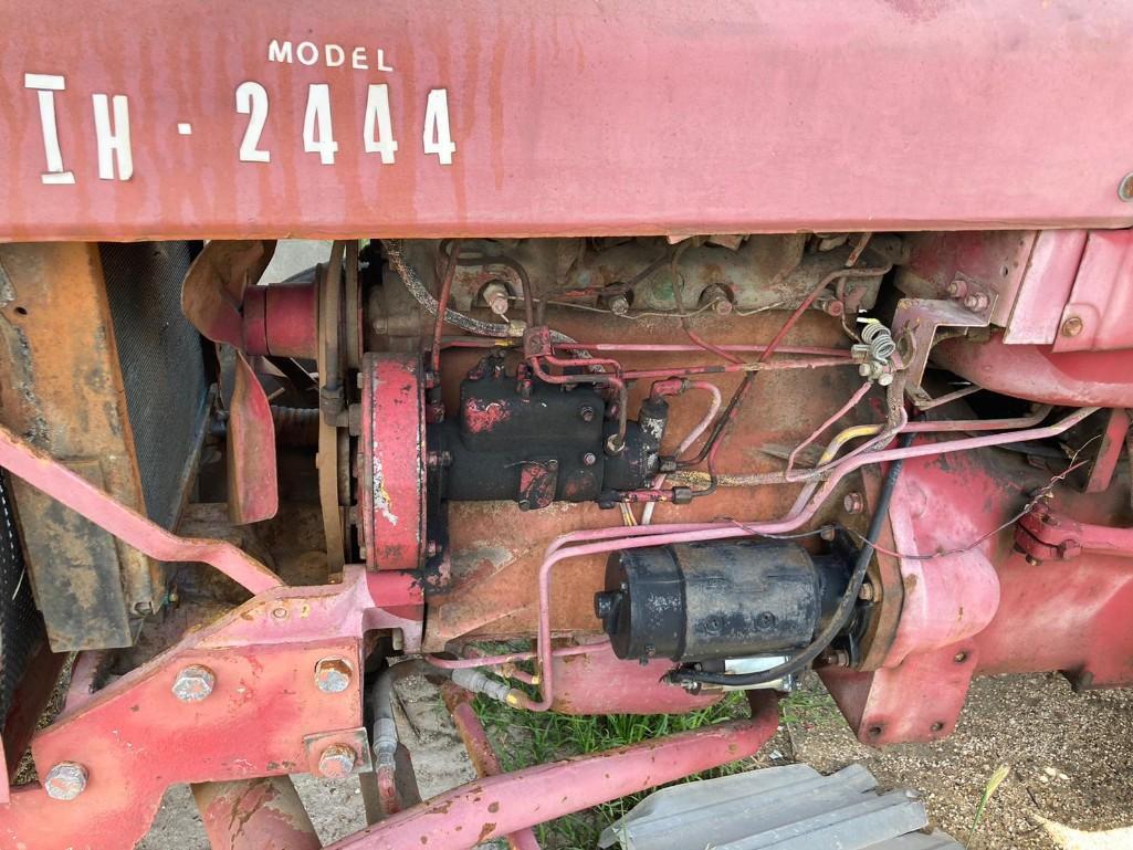 1967 International 2444 Tractor... 8-Speed, 4 Cyl.Diesel Engine,... 6,102 hrs, 2 wd, S# 00684 ??????