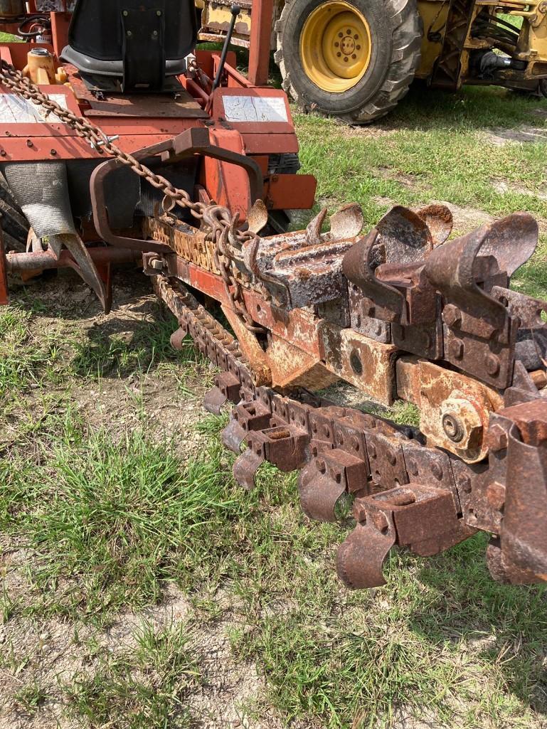 2310 Ditch Witch Trencher S#3E1375 HRS: 1,411 RUNS & DRIVES