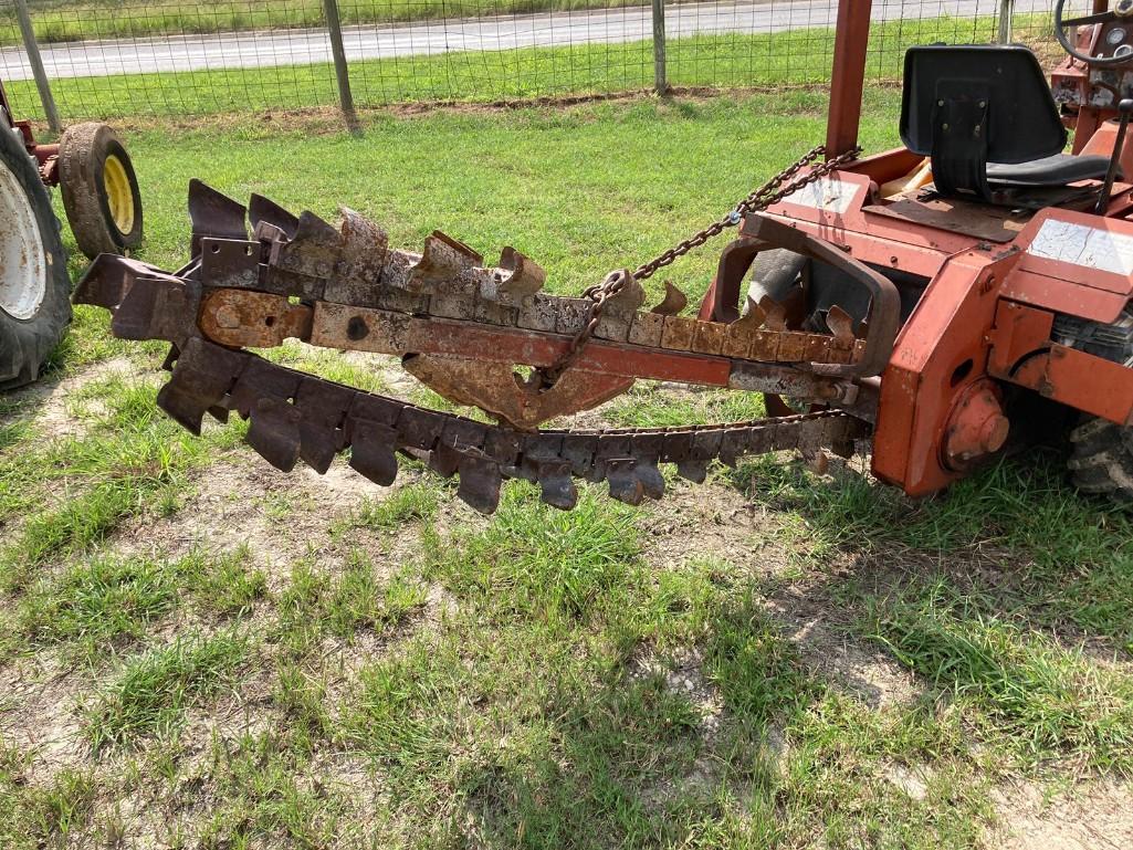2310 Ditch Witch Trencher S#3E1375 HRS: 1,411 RUNS & DRIVES