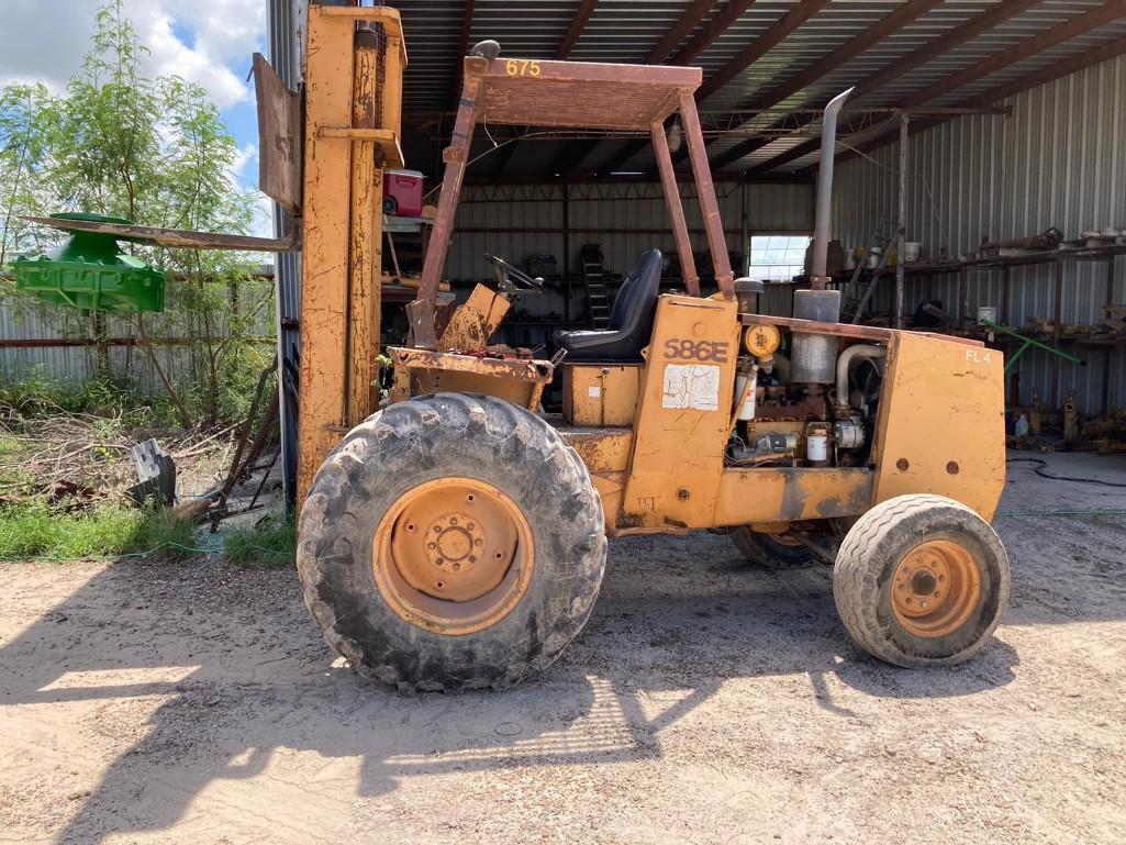 586 E. Case Forklift