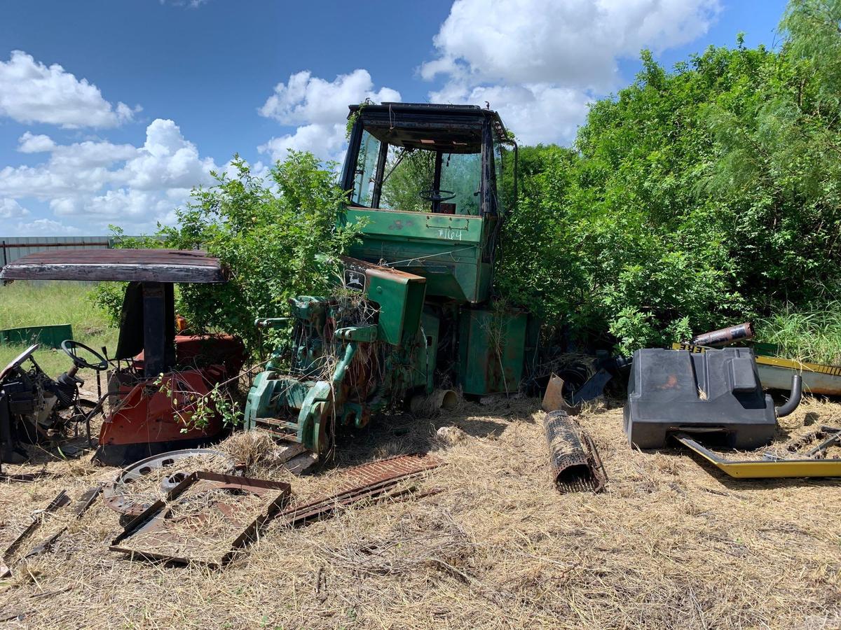 JD 8450 Salvage Parts