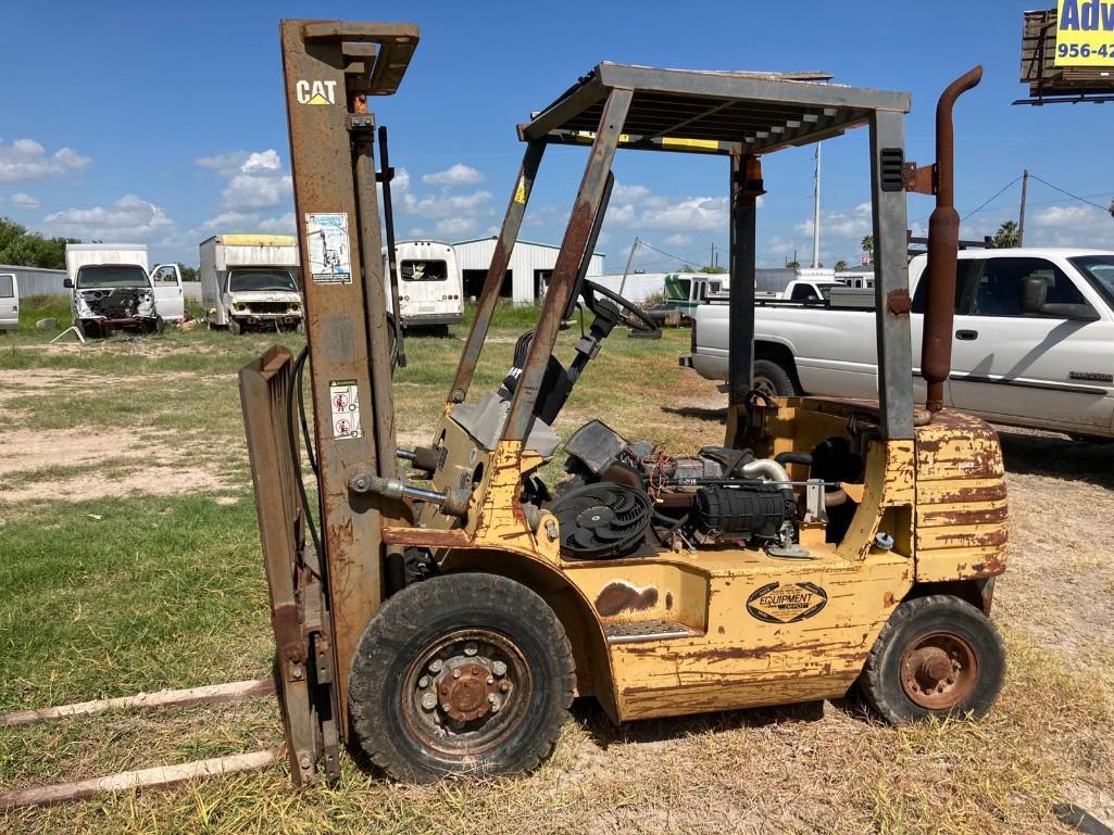 Yellow Caterpillar Forklift(No Radiator)