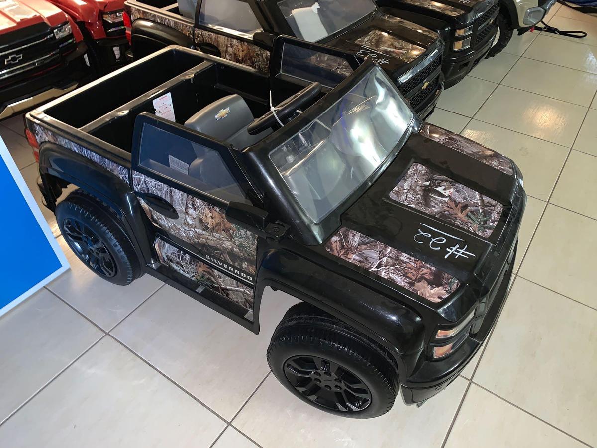 Children Electric Car Black(Chevy Silverado)