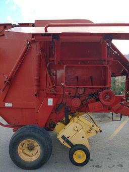 New Holland BR 750 BALER