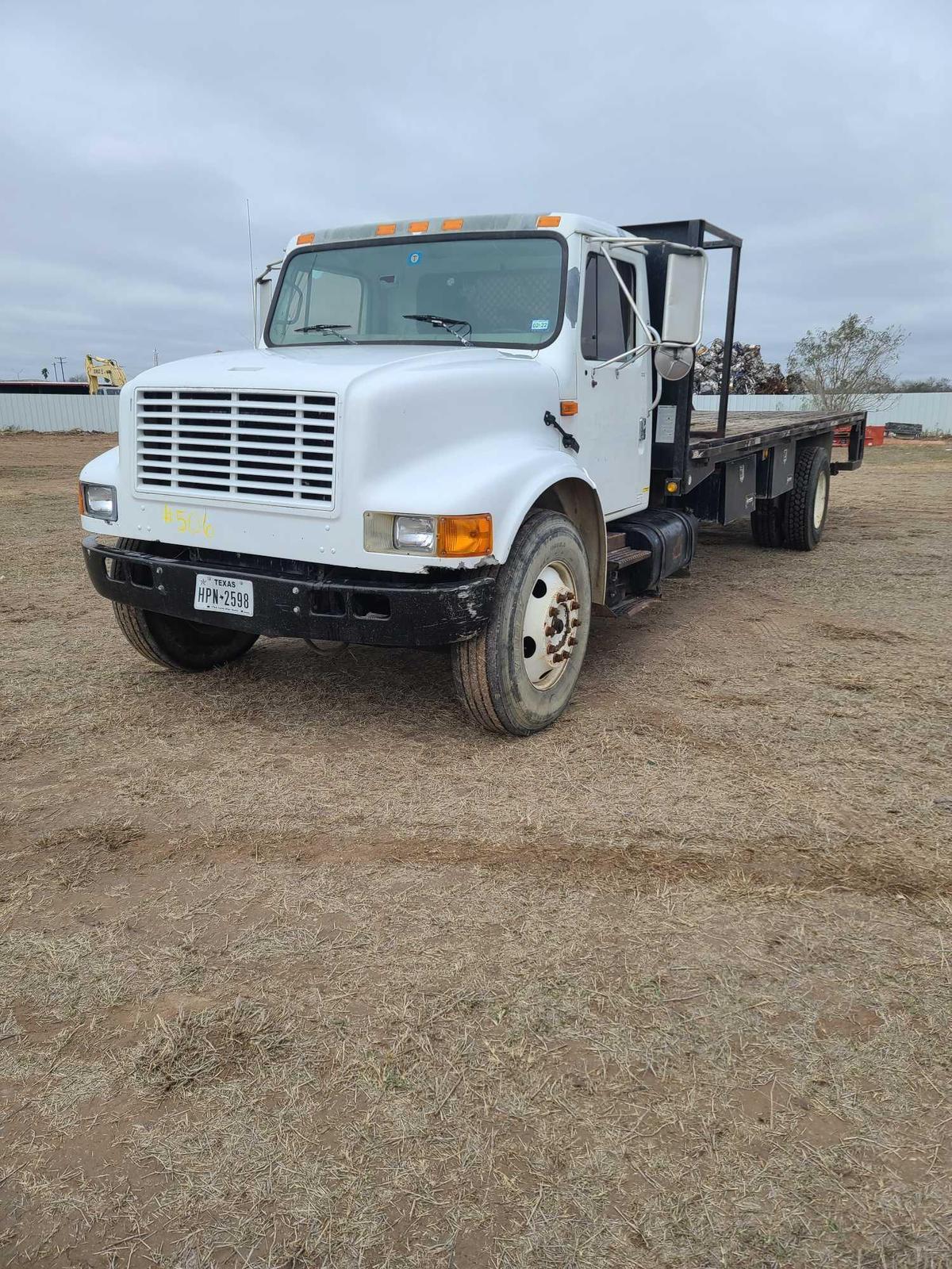 2001 International 4700 Flatbed Truck, VIN # 1HTSCAAMX1H326109