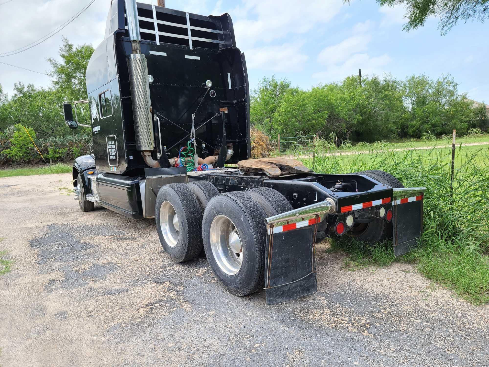 2008 Peterbilt 386 Truck, VIN # 1XPHD49X18D755918