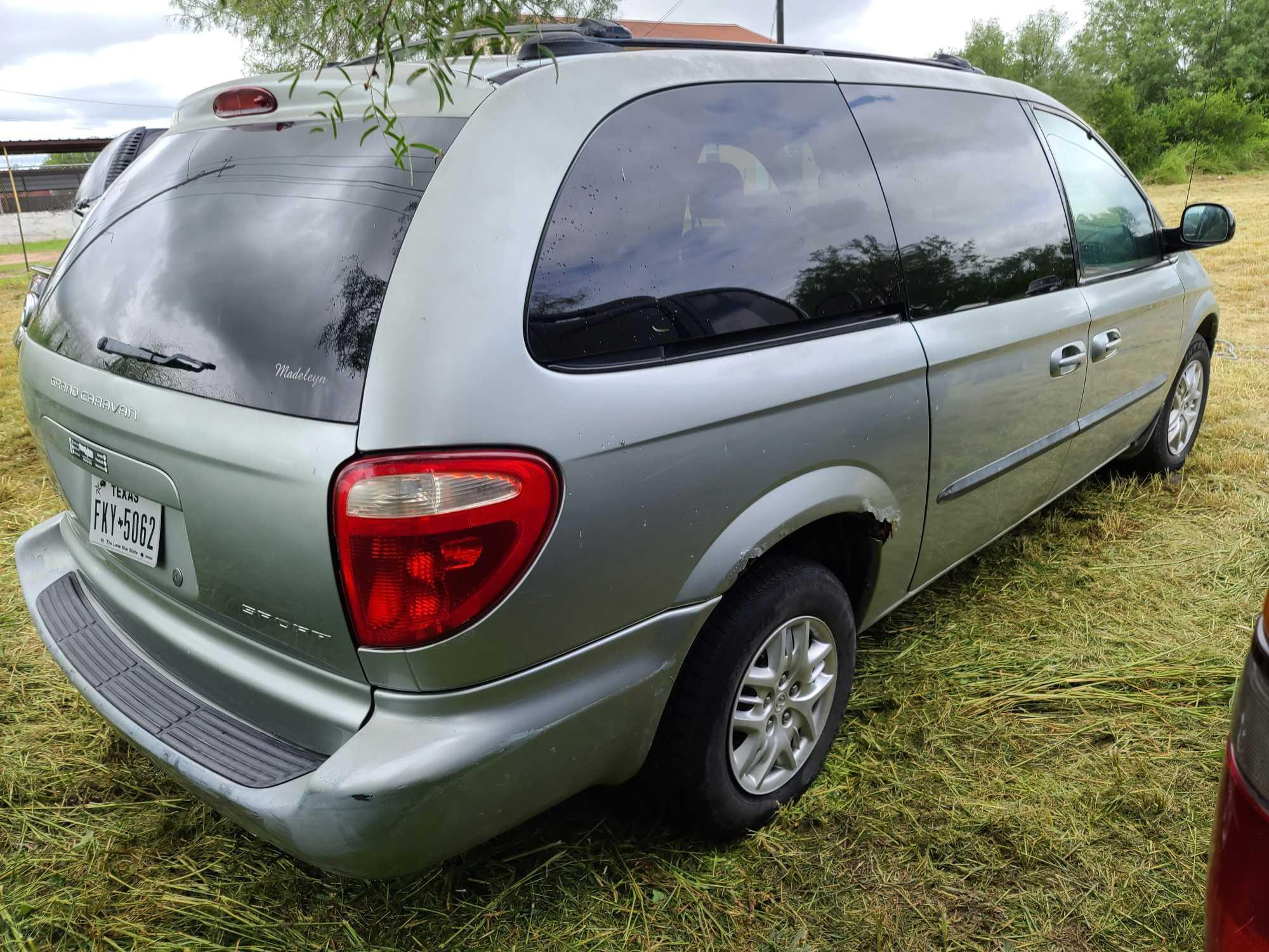 2003 Dodge Grand Caravan Van, VIN # 2D4GP44R13R365343