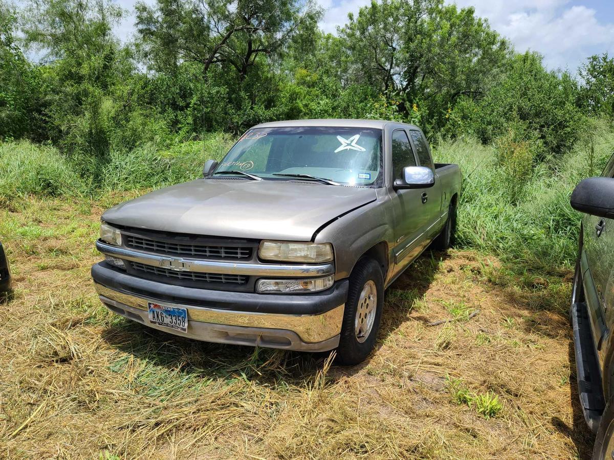 2000 Chevrolet Silverado Pickup Truck, VIN # 1GCEC19T4YZ147445