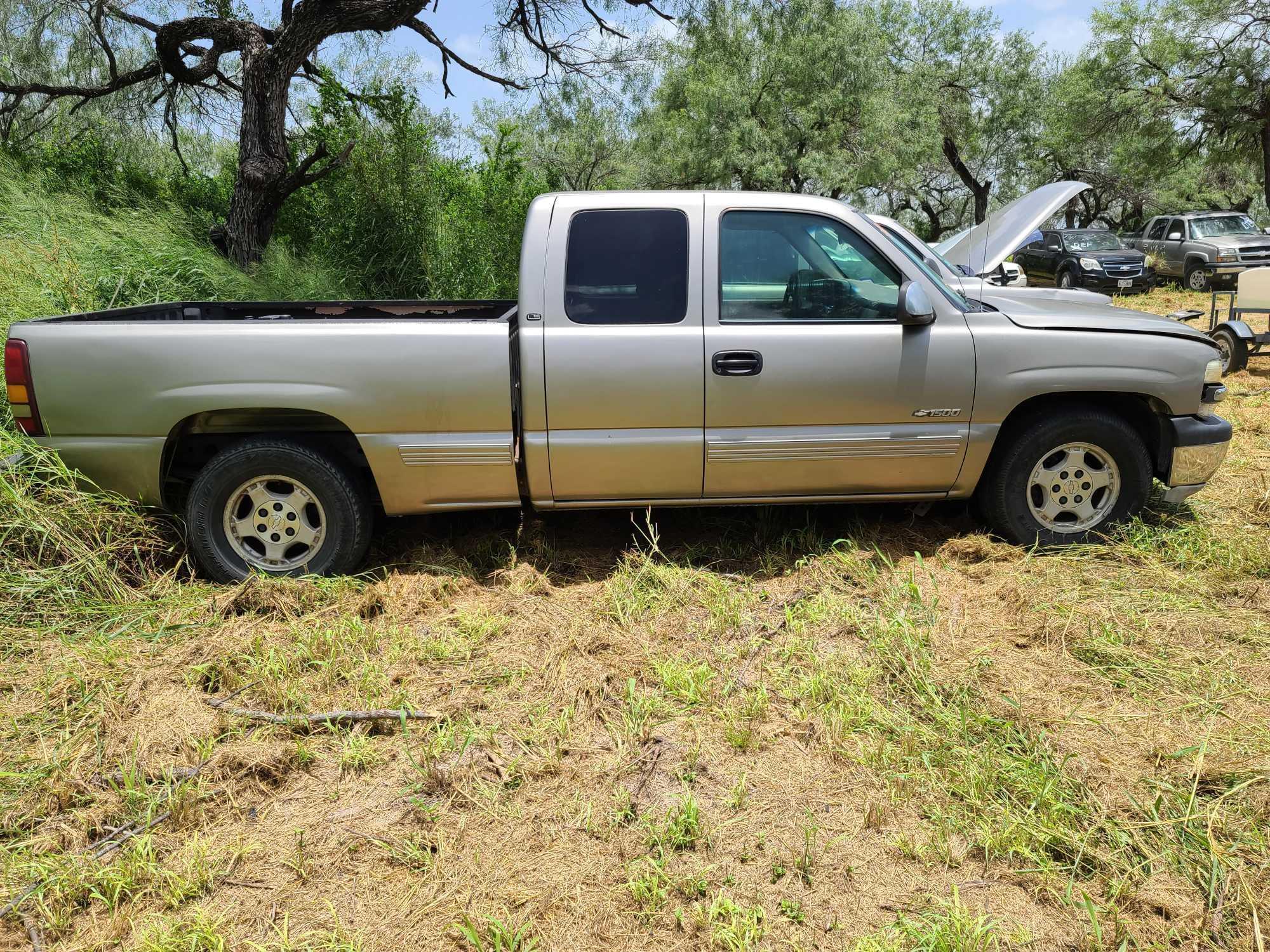 2000 Chevrolet Silverado Pickup Truck, VIN # 1GCEC19T4YZ147445