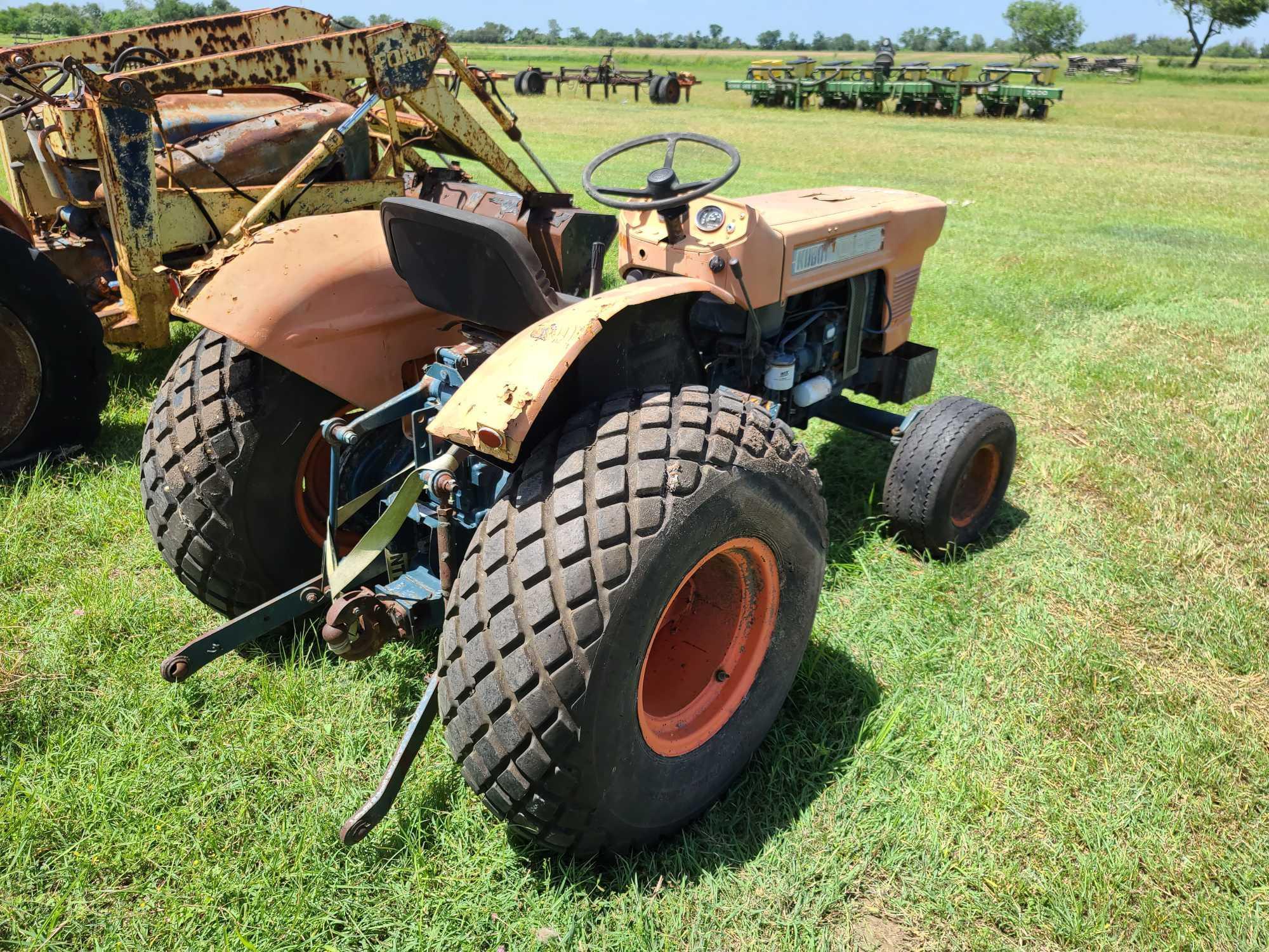 Kubota Tractor L185