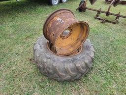 (1) Tractor Tire w(2) Rims