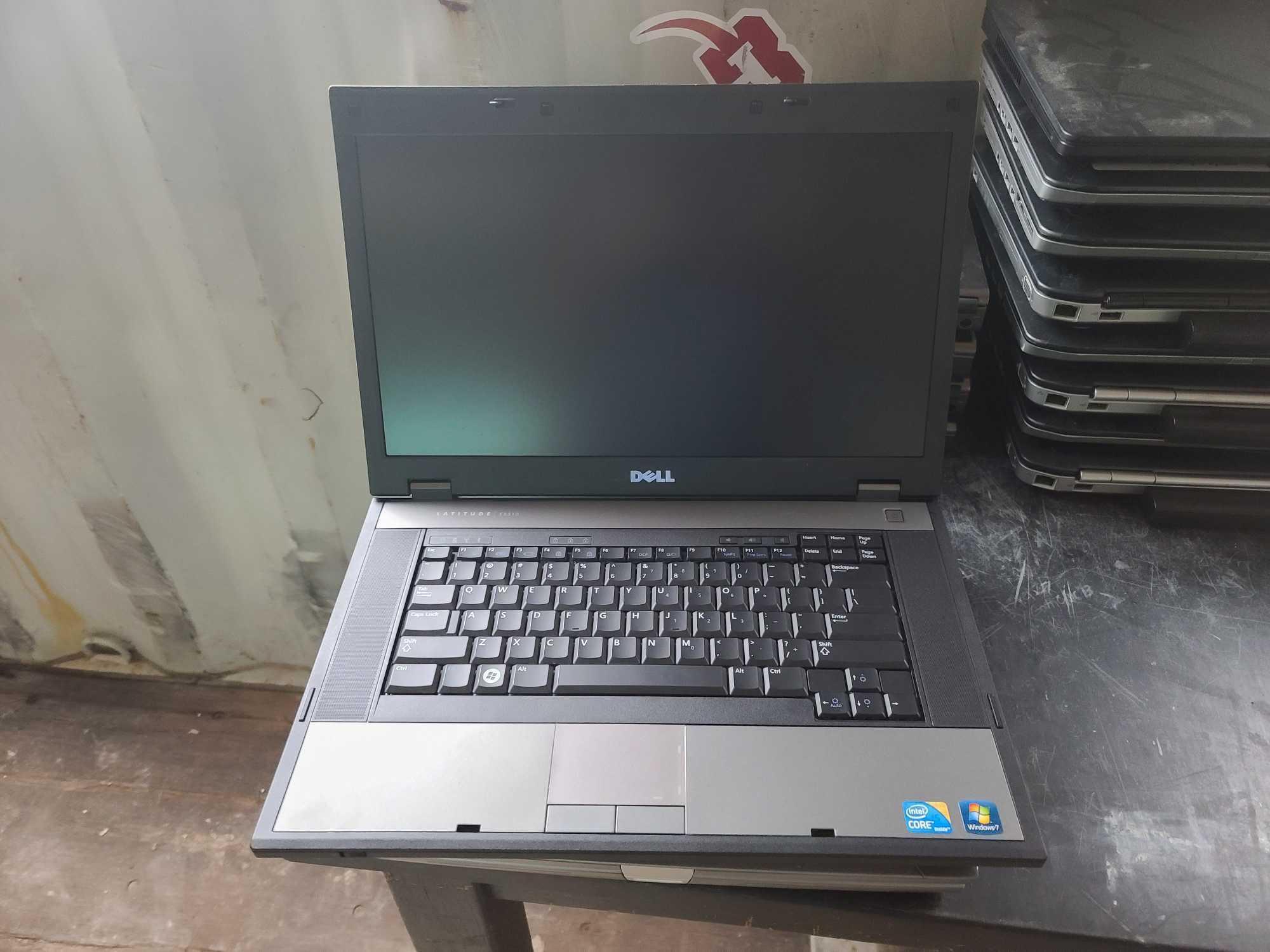 Lot with 25 Dell Laptops