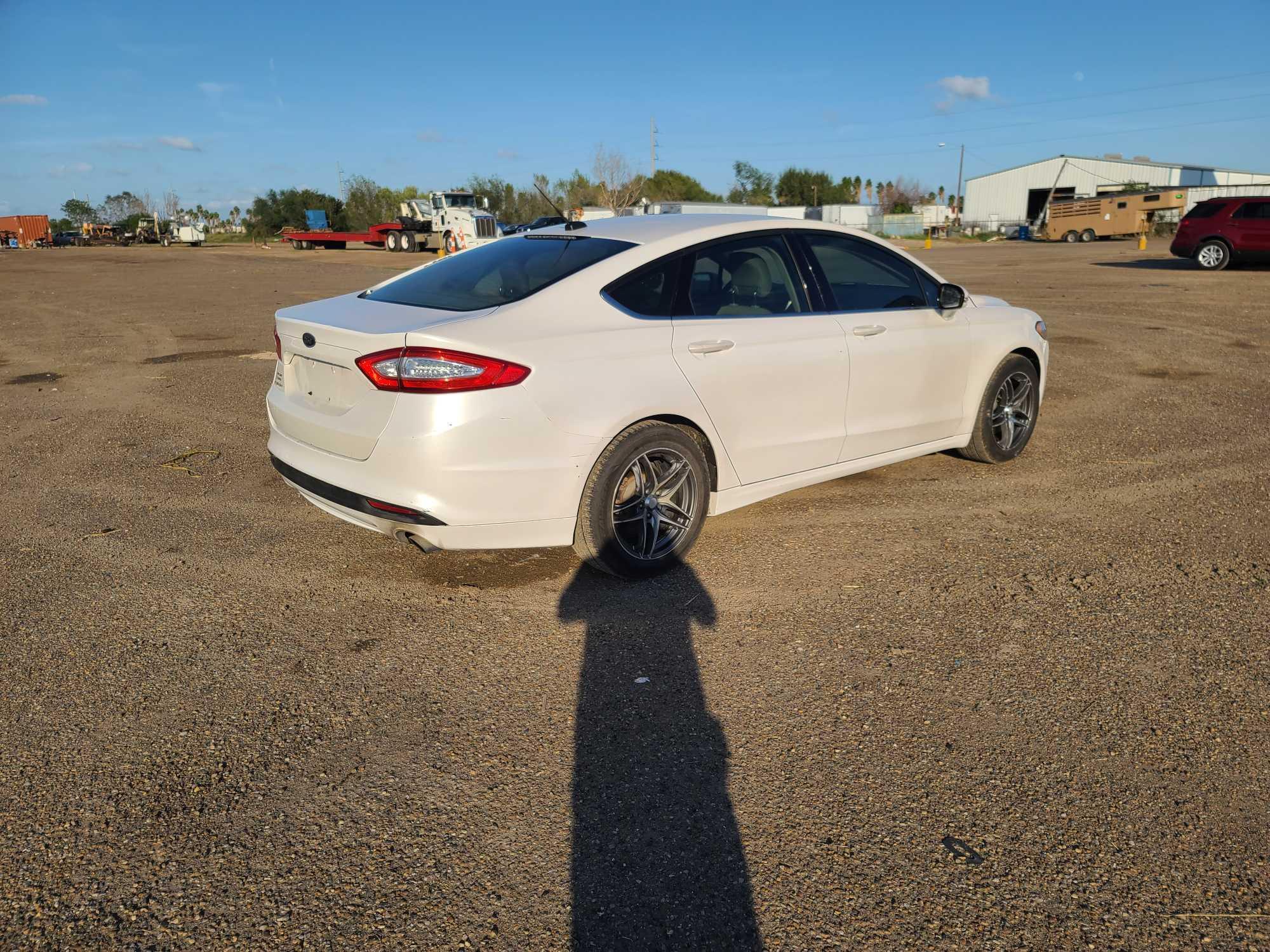 2014 Ford Fusion Passenger Car, VIN # 1FA6P0H71E5354407