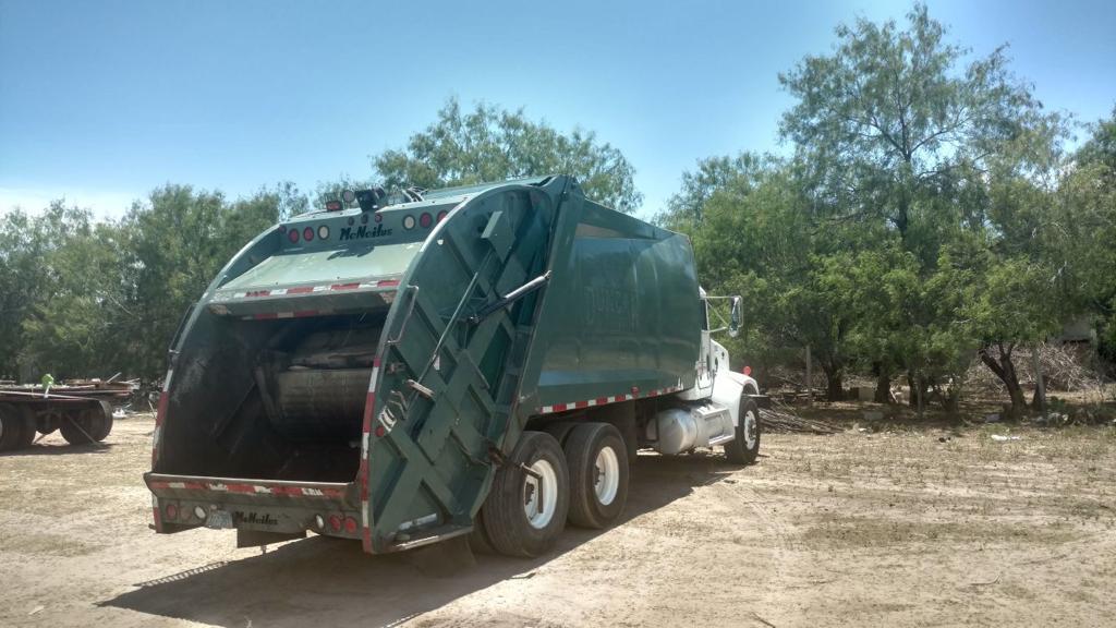 2002 Peterbilt 330 Truck, VIN # 2NPNLD9X52M575388