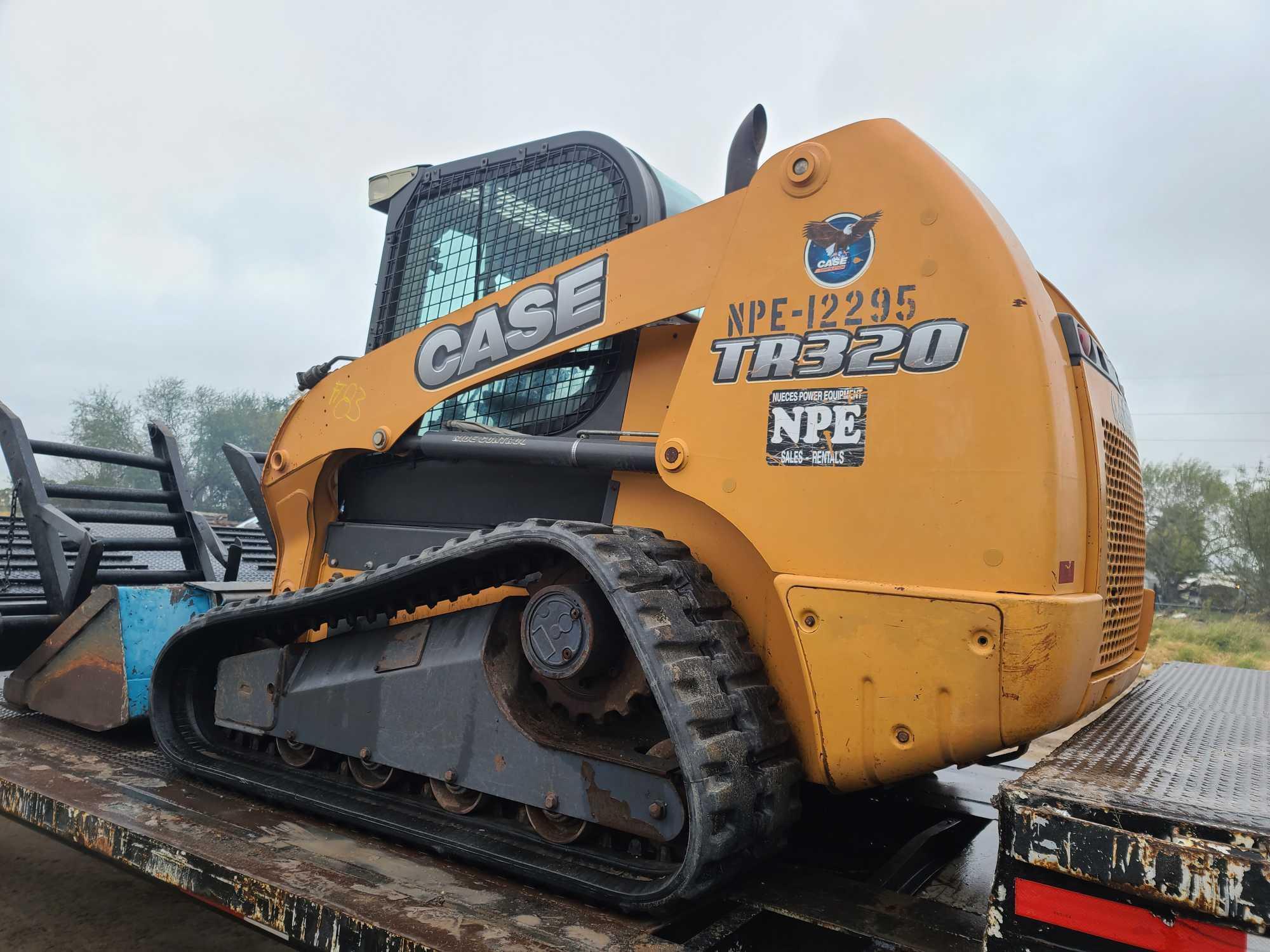 CASE TR320 Skid Steer