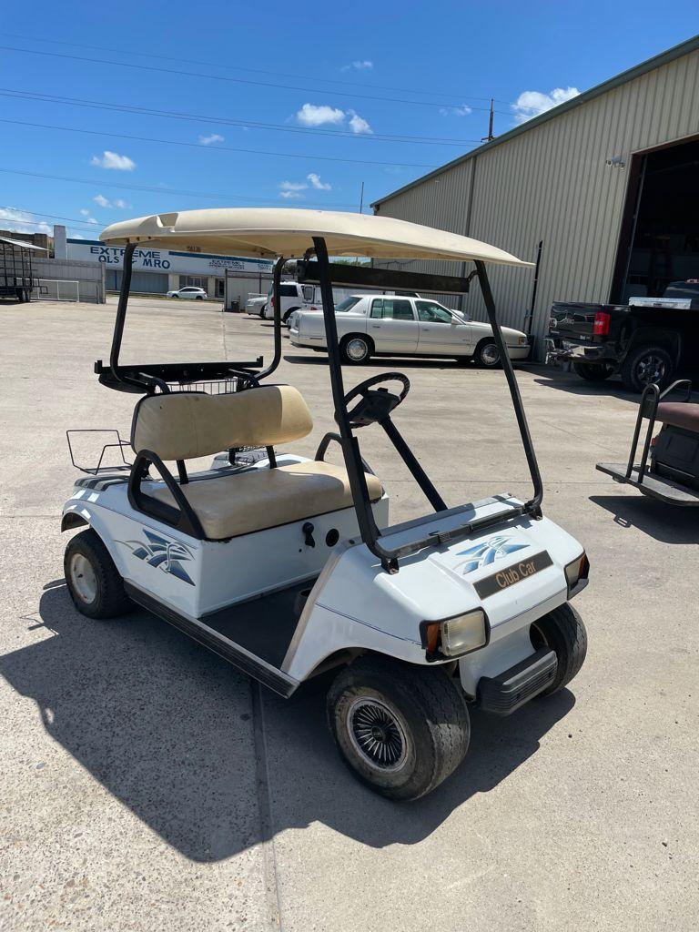 CLUB CAR ELECTRIC GOLF CART