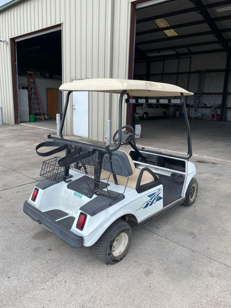 CLUB CAR ELECTRIC GOLF CART