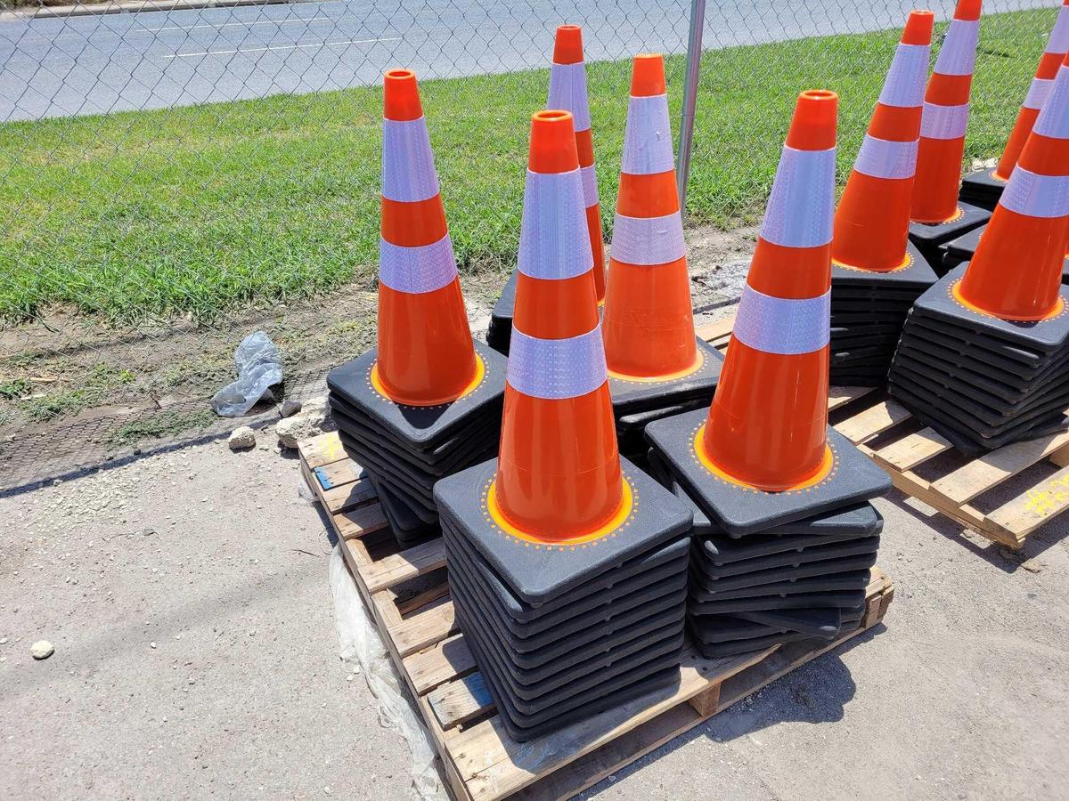 (50) Great Bear New Safety Traffic Cones