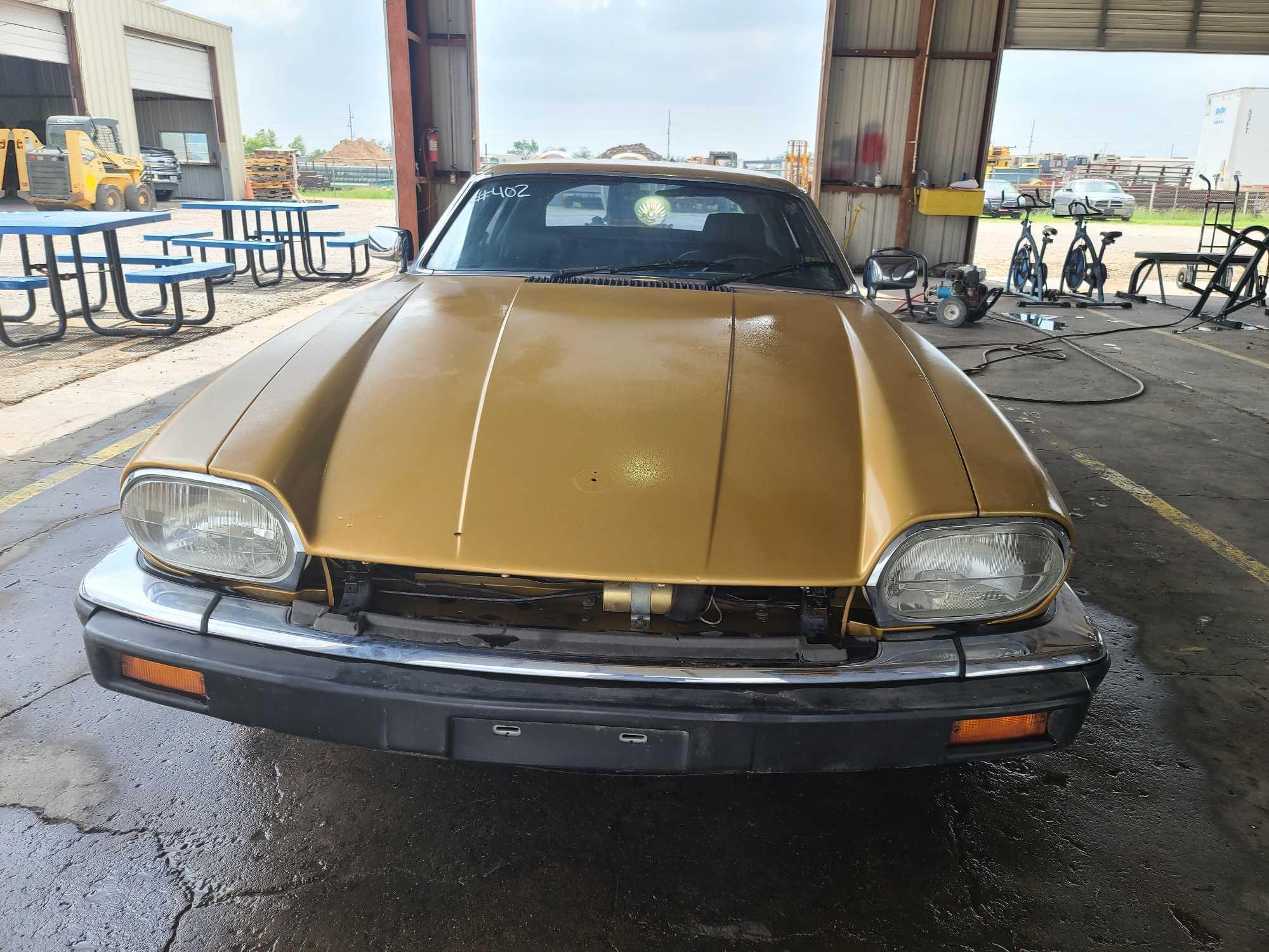 1982 Jaguar XJS Passenger Car, VIN # SAJNV5844CC106709