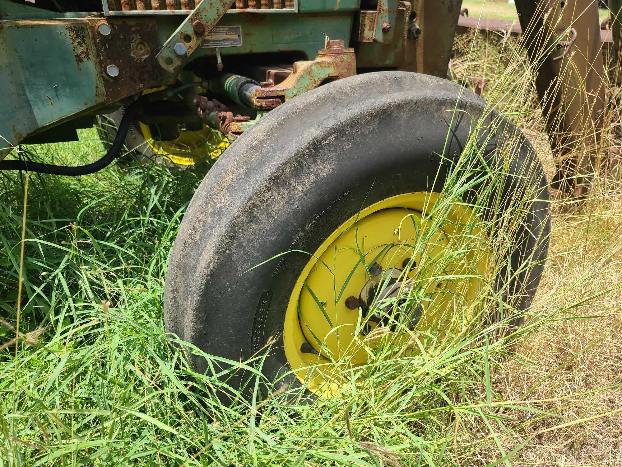 John Deere 2350 Tractor w/ Forks