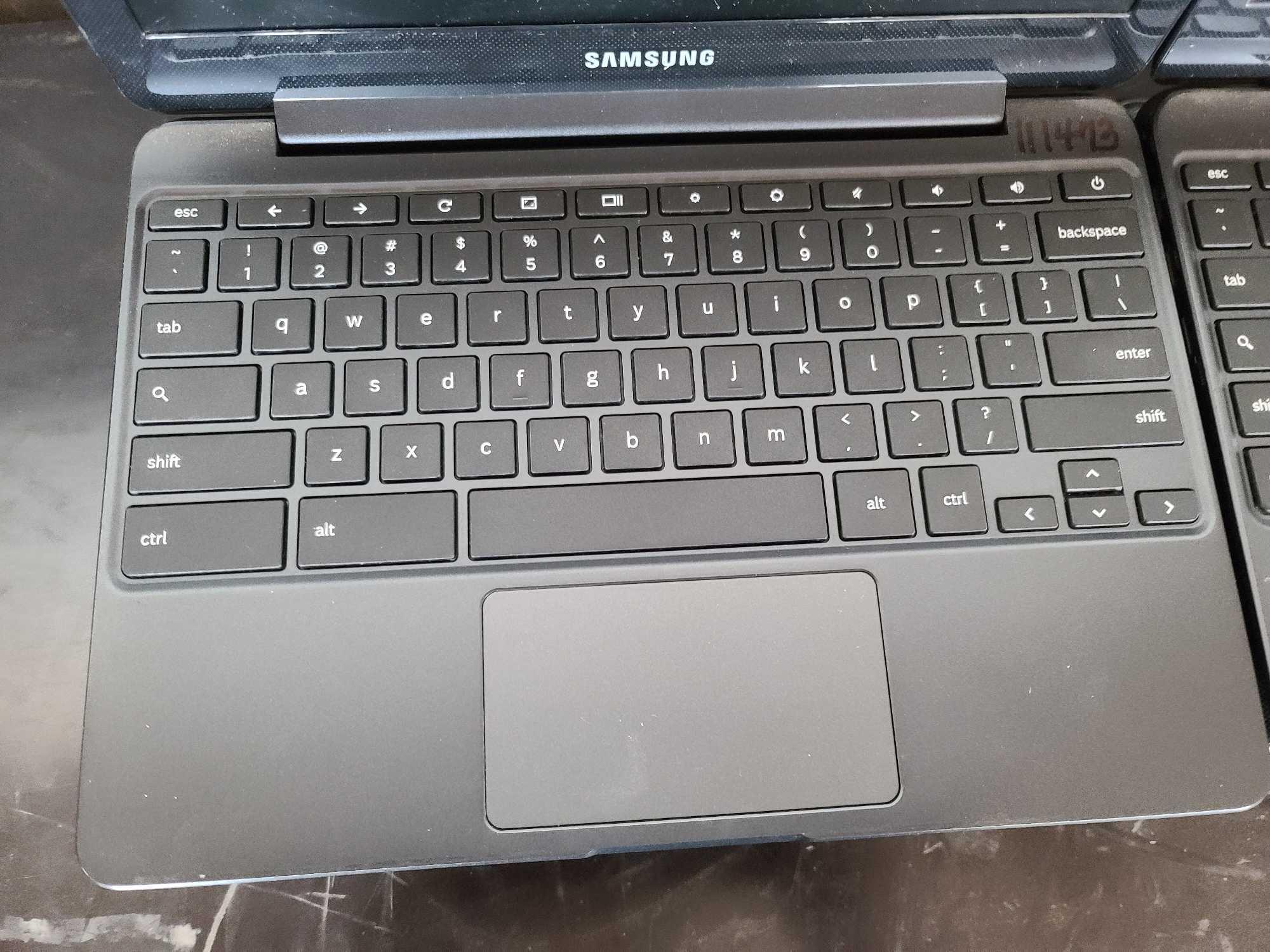 (12) Samsung Chromebooks